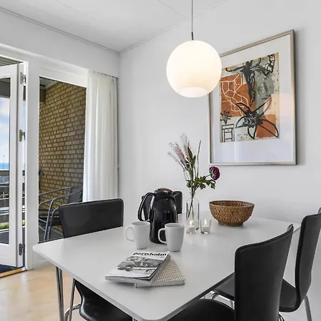 Апартаменты 1 Bedroom Cozy In *