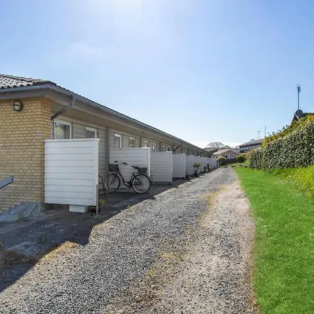 1 Bedroom Cozy In Апартаменты *